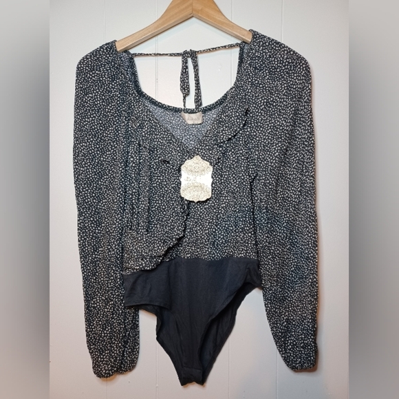 Altar'd State Tops - Gray and White Polka Dot Long Sleeve Bodysuit
